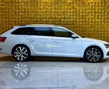 Notranja slika - Škoda Superb - 2.0 TDI AUT. FACELIFT-KAMERA-NAVI-RADAR TEMP - 12 - Predogledna slika