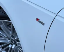 Notranja slika - Audi A4 Avant - 2.0 TDI-AUT-3X S LINE-MASAŽA-LIZING ZA TUJCE - 8 - Predogledna slika