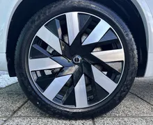 Notranja slika - Volvo XC90 - T8 AWD Ultra Dark 7s 3 leta garancije + 3 servisi. - 9 - Predogledna slika