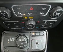 Zunanja slika - Jeep Compass - 1.3 GST PHEV eAWD Limited - ALPINE - LED - RADAR.. - 12 - Predogledna slika