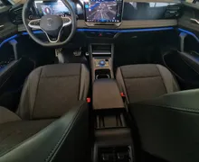 Notranja slika - Volkswagen Tiguan - 1.5 eTSI BMT Life DSG 1 Lastnik-Tov.garancija - 12 - Predogledna slika