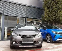 Zunanja slika - Peugeot 2008 - 1.2 PureTech S S ALLURE 81Kw - 1 - Predogledna slika