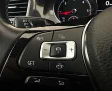 Notranja slika - VW Golf - 1.6 TDI-2XPDC-LED-AKTIVNI TEMPOMAT-NA OBROKE TUJ.. - 9 - Predogledna slika