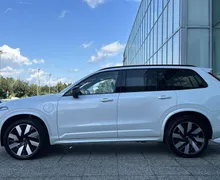 Notranja slika - Volvo XC90 - T8 AWD Ultra Dark 7s 3 leta garancije + 3 servisi. - 8 - Predogledna slika