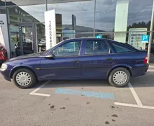Zunanja slika - Opel Vectra - 1.6i 16V - SLOVENSKO POREKLO + ODLIČNO OHRANJEN - 4 - Predogledna slika