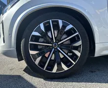 Notranja slika - Volvo XC90 - B5 AWD Plus Bright Avt. 7 sedežev - 9 - Predogledna slika