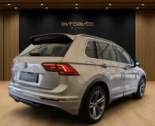 Notranja slika - Volkswagen Tiguan - 2.0 TDI SCR BMT R-Line Panoramska streha - 8 - Predogledna slika