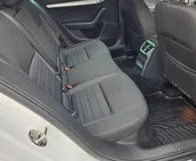 Notranja slika - Škoda Octavia - Combi 1.0 TSI  1.LASTNIK  SLO  LED KLJUKA - 11 - Predogledna slika