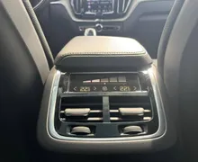 Notranja slika - Volvo XC60 - VOLVO  B5 INSCRIPTION Avt. LED-PANO-KLJUKA-H.. - 20 - Predogledna slika