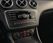 Notranja slika - Mercedes-Benz A-Razred - 180  Kamera - Memory - Navi - Gretje - PDC - 12 - Predogledna slika