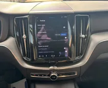 Notranja slika - Volvo XC60 - B4P Momentum PRO AT FWD KAMERA-GRETJE.SED.-DAB+... - 26 - Predogledna slika