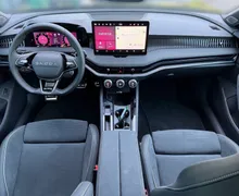 Notranja slika - Škoda Superb - Combi 1.5 TSI mHEV Sportline DSG - 10 - Predogledna slika