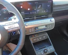 Zunanja slika - Hyundai Kona - Electric 48.6 kWh 99kW PREMIUM°WINTER° ZALOGA ° - 8 - Predogledna slika