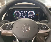 Notranja slika - Volkswagen Multivan - T7 1.5 TSI eHybrid 4M L2 Limited DSG - 8 - Predogledna slika