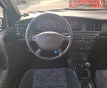Zunanja slika - Opel Vectra - 1.6i 16V - SLOVENSKO POREKLO + ODLIČNO OHRANJEN - 10 - Predogledna slika
