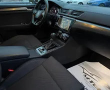 Notranja slika - Škoda Superb - 2.0 TDI SportlineVIRTUL-ACC-VELIK SERVIS-DSGSERVIS - 10 - Predogledna slika
