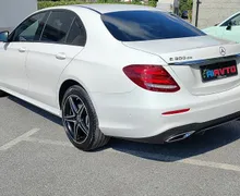 Zunanja slika - Mercedes-Benz E-Razred - LIMO-300-de-2X-AMG-LINE-WIDESCREN-360-KAM-LED-ACC- - 3 - Predogledna slika