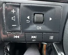 Notranja slika - Nissan Qashqai - CROSSOVER 1.3MHEV 140.NAVI.ACC.KAMERA.LED.BENCIN - 9 - Predogledna slika