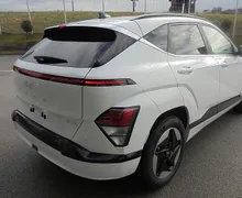 Zunanja slika - Hyundai Kona - BEV 48KWH PREMIUM°Winter°Topl.črp° - 2 - Predogledna slika