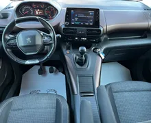 Notranja slika - Peugeot Rifter - GT LINE 1.5 BLUEHDI 130 LED-KAM-ODLIČEN - 11 - Predogledna slika