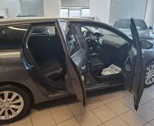 Notranja slika - Peugeot 308 - SW 1.2 Active-KREDIT BREZ POLOGA-KOT NOV-SLO - 7 - Predogledna slika