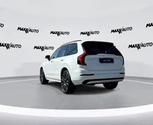 Notranja slika - Volvo XC90 - T8 AWD PLUG-IN HYBRID ULTRA DARK – 7 SEDEŽEV - 7 - Predogledna slika