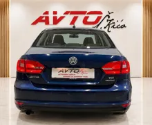 Notranja slika - Volkswagen Jetta - 1.6 TDI-TEMPOMAT-LIMO-PDC-SERVISNA-KNJ-ODLIČNA - 8 - Predogledna slika