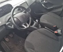Zunanja slika - Peugeot 208 - 1.2 PureTech 83 S S Allure  67674KM.SERVISNA - 7 - Predogledna slika