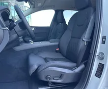 Notranja slika - Volvo XC60 - B5  P  AWD Plus Dark 3 leta garancije + 3 servisi - 10 - Predogledna slika