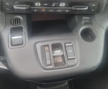 Notranja slika - Opel Combo - LIFE EV 100KW - 3.000€ SUBVENCIJE - VOZILO JE NOVO - 9 - Predogledna slika