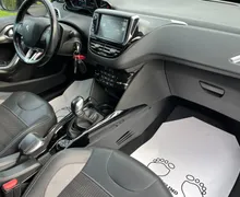 Notranja slika - Peugeot 2008 - 1.2 PureTech 110  ALLURE-AVT.KLIMA-LED-KAM-ODLIČ.. - 10 - Predogledna slika