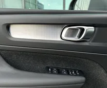 Notranja slika - Volvo XC40 - B3 P Core AT DCT 3 leta garancije + 3 servisi... - 13 - Predogledna slika