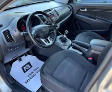 Notranja slika - KIA Sportage - 1.7 CRDi+SLO... - 9 - Predogledna slika