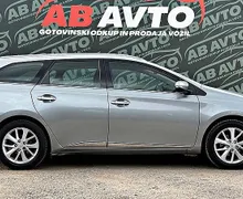 Zunanja slika - Toyota Auris - 1.6 TS+97KW+SLO+ALU+XENON+PRIKLOP+BREZ POLOGA+TOP - 4 - Predogledna slika