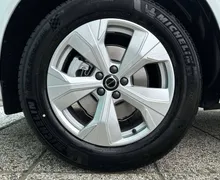 Notranja slika - Volvo XC60 - B5  P  Core AT AWD 3 leta garancije + 3 servisi... - 9 - Predogledna slika