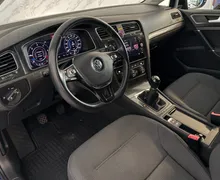 Notranja slika - Volkswagen Golf - 1.6 TDI  R-Line - Pano - ACC - Virtual - PDC - S - 8 - Predogledna slika
