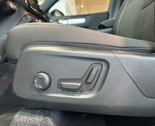 Notranja slika - Volvo XC40 - B4 P Ultra Black Edition 3 leta garancije + 3 se.. - 13 - Predogledna slika