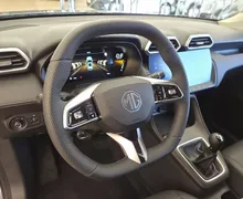 Zunanja slika - MG MG ZS - 1.5L Comfort + ZIMSKE PNEVMATIKE - 10 - Predogledna slika