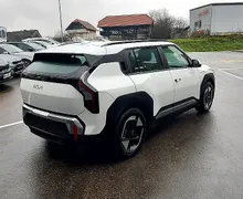 Zunanja slika - KIA EV3 - STAR 58.3 kWh baterija.doseg do 436km - 3 - Predogledna slika