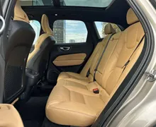 Notranja slika - Volvo XC60 - B4 D AWD Plus Dark Avt. Zračno Pano ACC Kljuka - 11 - Predogledna slika