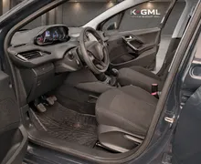 Notranja slika - Peugeot 208 - 1.2 PureTech-PRVA LASTNICA-ODLIČEN - 7 - Predogledna slika