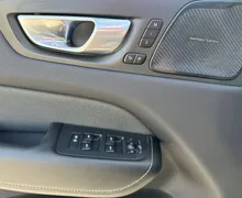 Notranja slika - Volvo XC60 - B4 P Plus Dark Avt. - 13 - Predogledna slika