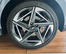 Zunanja slika - Hyundai i30 - 1.6 T-GDI PREMIUM N-LINE-AKT.T-GRETJE-REZ K-VIDEO - 4 - Predogledna slika