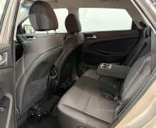 Notranja slika - Hyundai Tucson - 1.6 CRDi-129.000KM-SLO-TEMPOMAT-KAMERA-PDC-SERV KN - 12 - Predogledna slika
