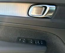 Notranja slika - Volvo XC40 - B3 P Core AT DCT 3 leta garancije + 3 servisi... - 10 - Predogledna slika