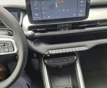 Zunanja slika - Jeep Avenger - 1.2 MHEV 110 Altitude e-DCT6 - 4 - Predogledna slika