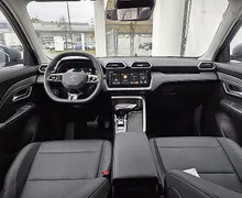 Zunanja slika - MG MG ZS - 1.5L Hybrid Luxury + ZIMSKE PNEVMATIKE - 9 - Predogledna slika
