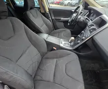 Zunanja slika - Volvo XC60 - FWD D4 MOMENTUM AVTOMATIK-ALU PLATIŠČA-KLIMA-NAVI - 13 - Predogledna slika