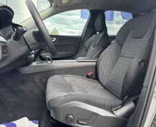 Notranja slika - Volvo XC60 - VOLVO  B5P AWD Core KAMERA-ACC-KEYLESS - 7 - Predogledna slika
