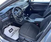 Notranja slika - Škoda Superb - 2.0 TDI+ALU+TEMP+USB... - 9 - Predogledna slika